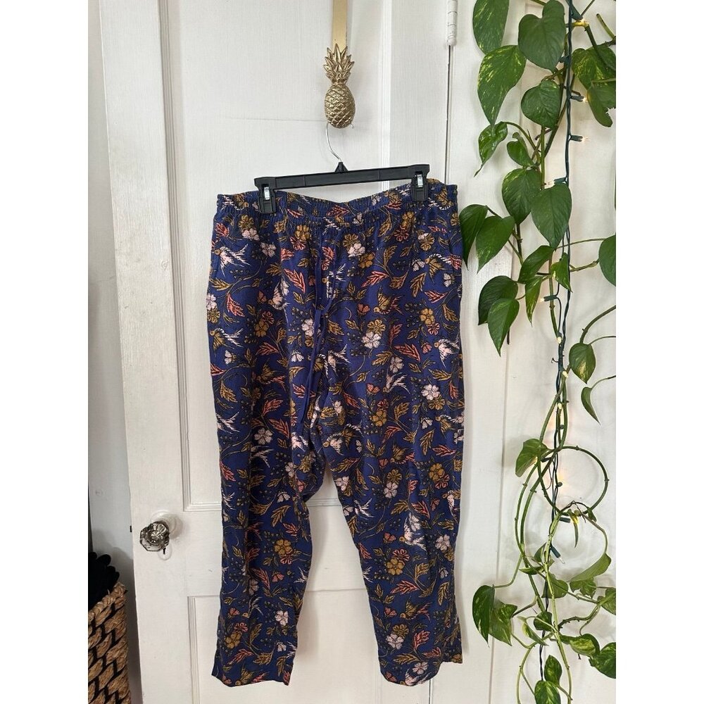Universal Thread Blue Floral Pants